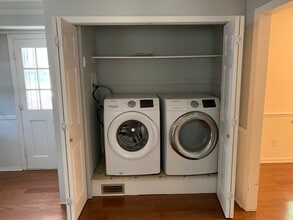 207 McLeod Dr in Sanford, NC - Foto de edificio - Building Photo