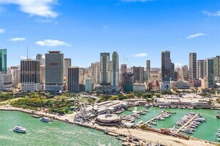 244 Biscayne Blvd, Unit 1709 in Miami, FL - Building Photo