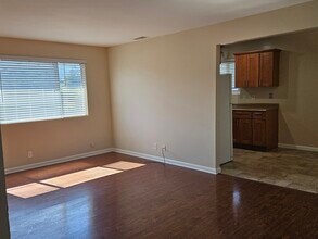 874 Castlewood Dr, Unit #4 in Los Gatos, CA - Foto de edificio - Building Photo