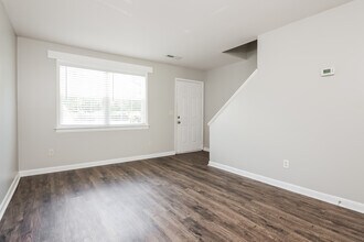 815 Von Kolnitz Rd in Mount Pleasant, SC - Building Photo - Building Photo