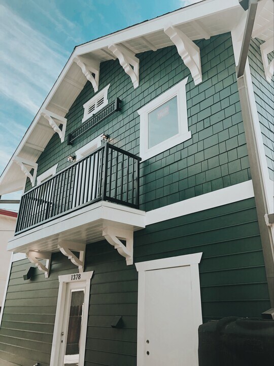 1380 W 30th St, Unit 1380 in Los Angeles, CA - Building Photo