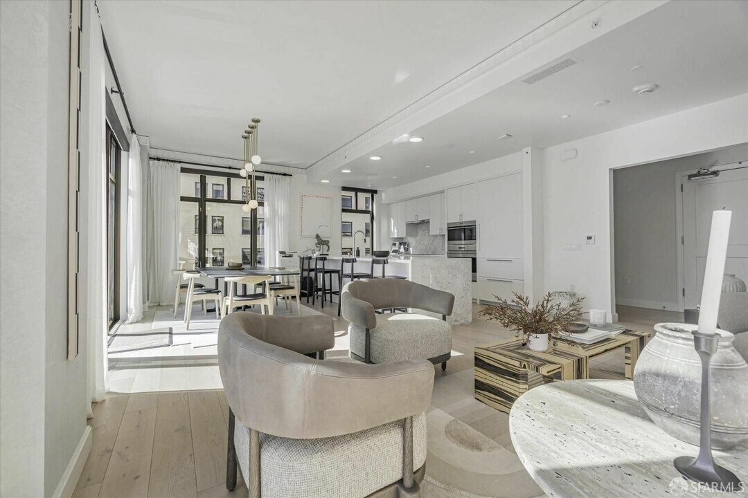 875 California St in San Francisco, CA - Building Photo