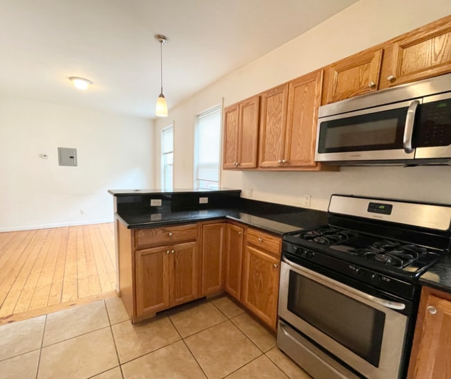 52 Delle Ave, Unit 2