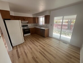 3253 Castaneda Dr, Unit B in Clifton, CO - Foto de edificio - Building Photo