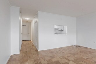 8 Whittier Pl in Boston, MA - Building Photo - Building Photo