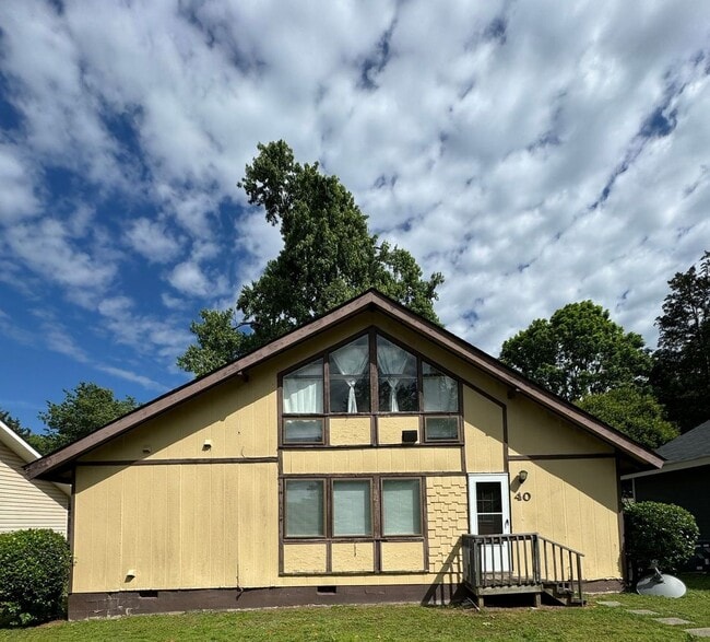 property at 40 Cedarvilla Dr