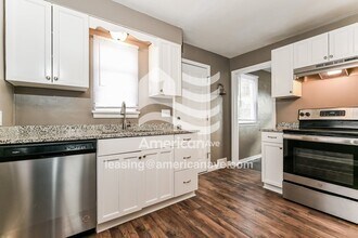 3506 Foster Rd in White Oak, PA - Foto de edificio - Building Photo