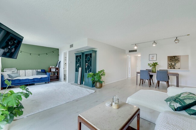 299 NW 52nd Terrace