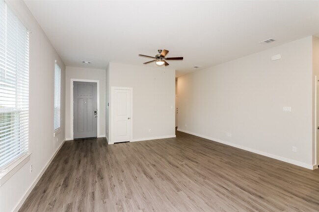 2418 Foster Hl Rd in Richmond, TX - Building Photo - Building Photo