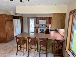 1014 S Division St in Waunakee, WI - Building Photo - Building Photo