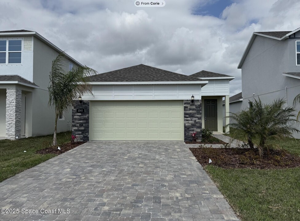 1045 Canfield Cir in Palm Bay, FL - Building Photo