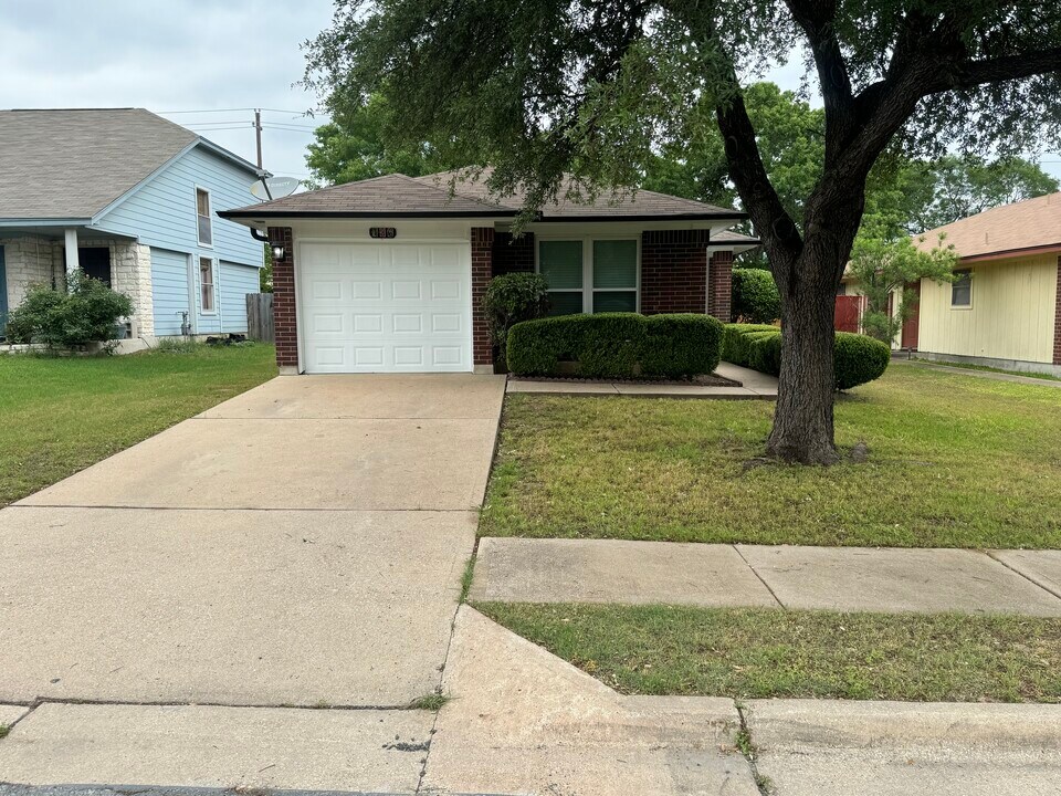 736 Patchway Ln in Austin, TX - Building Photo