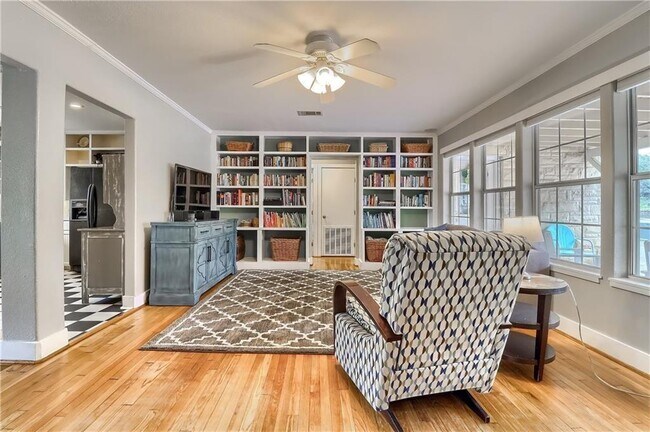 1504 Hillmont St in Austin, TX - Building Photo - Building Photo