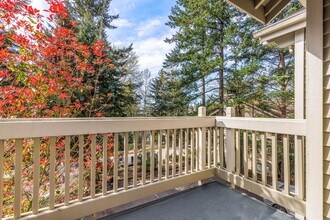 320 10th St in Kirkland, WA - Building Photo - Building Photo