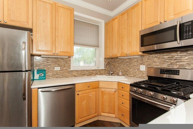 property at 3846 N Southport Ave