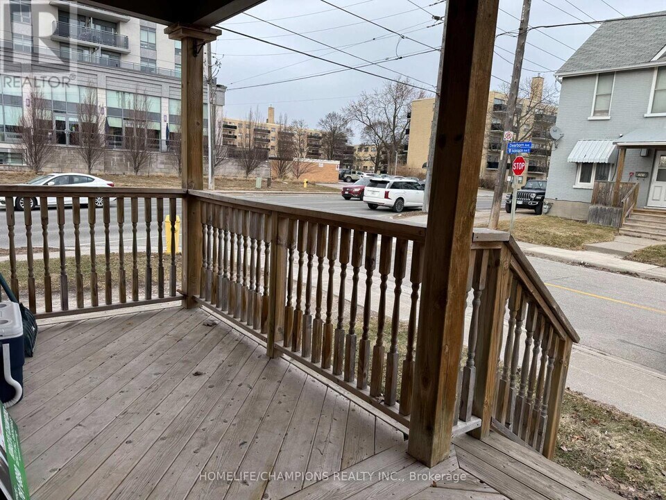 238 Dearborn Ave in Oshawa, ON - Building Photo