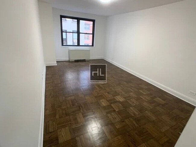 5 AVENUE, Unit 10A in New York, NY - Building Photo - Building Photo