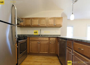 34 Bentley St, Unit #3 in Boston, MA - Building Photo - Building Photo