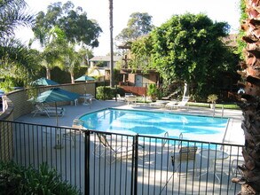 Bay Timbers Apartments in Costa Mesa, CA - Building Photo - Building Photo