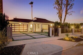 8161 Encino Ave in Los Angeles, CA - Building Photo - Building Photo