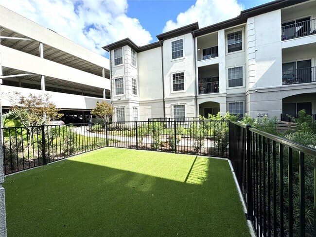 702 Hadley St in Houston, TX - Foto de edificio - Building Photo