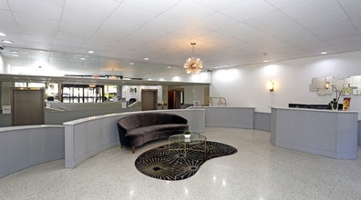 1350 Fifteenth Street in Fort Lee, NJ - Foto de edificio - Lobby