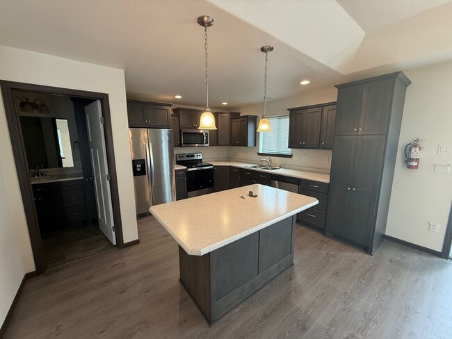 3709 32nd St S in Moorhead, MN - Building Photo - Building Photo