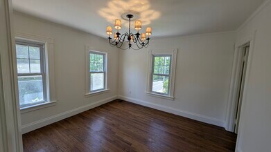 16 Glen Rd in Newtown, CT - Building Photo - Building Photo