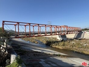 2445 Harwood St in Los Angeles, CA - Building Photo - Building Photo