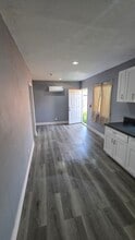303 Elmwood Ave in Hemet, CA - Building Photo - Building Photo