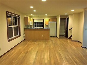 1126 NW 56th St in Seattle, WA - Building Photo - Building Photo