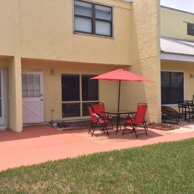 2801 N Hwy A1A-Unit -B in Fort Pierce, FL - Building Photo - Building Photo