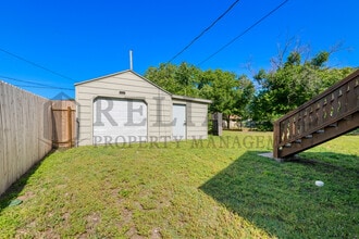 1735 S Dodge Ave in Wichita, KS - Building Photo - Building Photo
