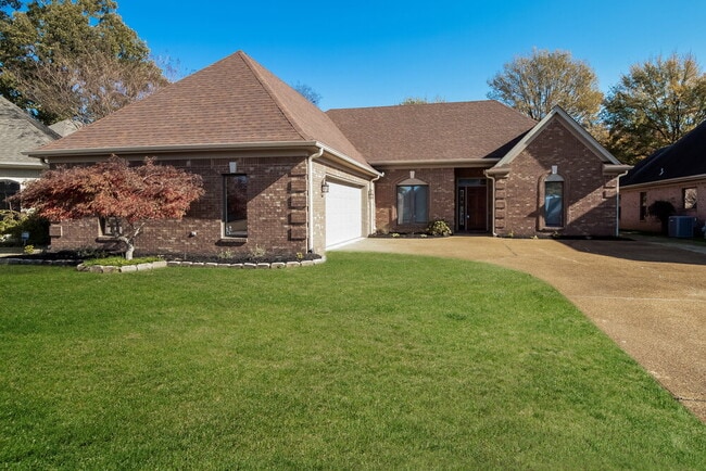 property at 7182 Golden Oaks Loop E