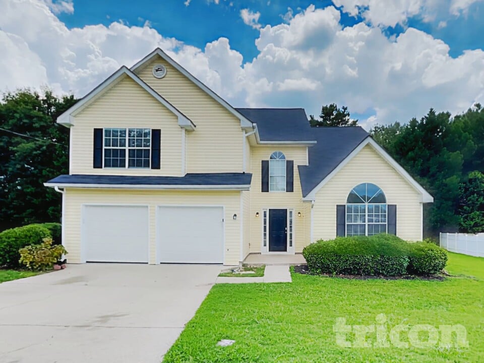 1621 Smithson Dr in Lithonia, GA - Building Photo