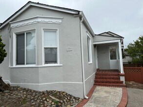 185 Eucalyptus Dr in San Francisco, CA - Building Photo - Building Photo
