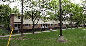 63-77 Flemington Rd in Toronto, ON - Building Photo