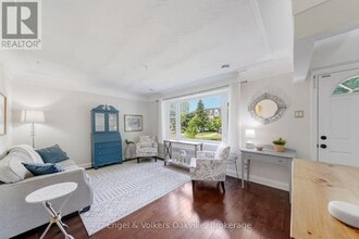 1354 Ontario St in Burlington, ON - Building Photo - Building Photo