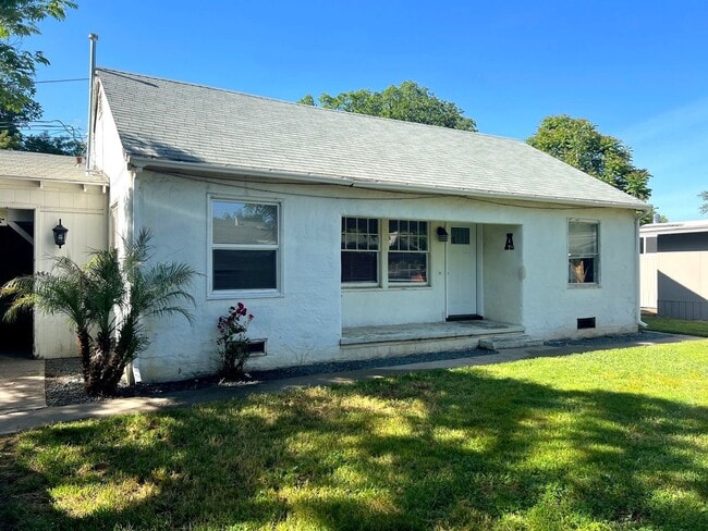 property at 2038 Laburnum Ave