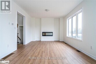 24 Simona Ave in Wasaga Beach, ON - Building Photo - Building Photo