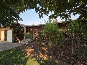 1636 Tanda Ln in Wenatchee, WA - Building Photo - Building Photo