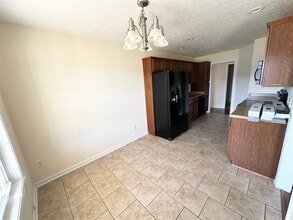 3723 Woodbridge Ln in Bowling Green, KY - Foto de edificio - Building Photo