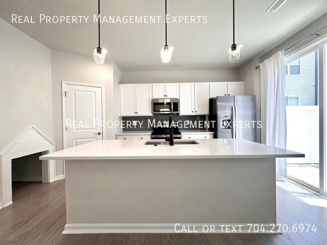 6024 Caprera Wy in Charlotte, NC - Building Photo - Building Photo