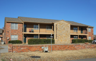 Hermitage Apartments in Tulsa, OK - Building Photo