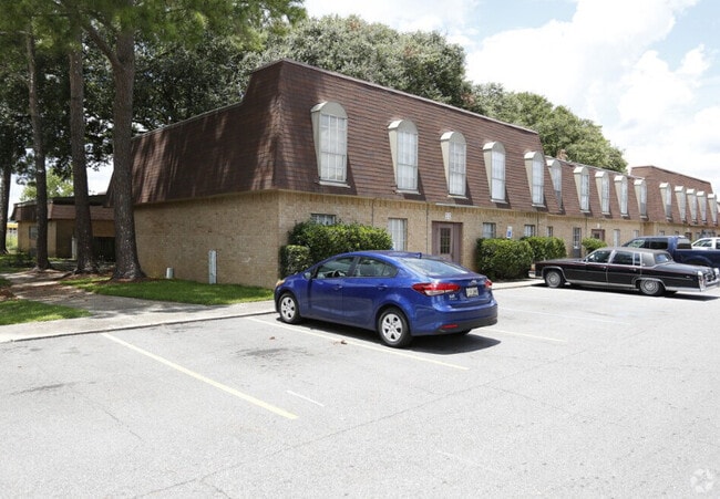 Broadmoor Plantation Apartments in Baton Rouge, LA - Foto de edificio - Building Photo