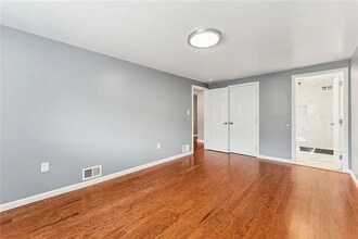 3125 Ewart Dr in Pittsburgh, PA - Foto de edificio - Building Photo