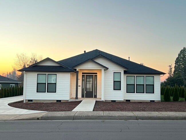 property at 301 SE Arbor St