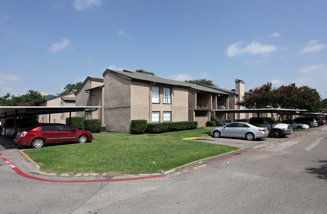 Montfort Valley in Dallas, TX - Foto de edificio - Building Photo