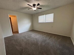 1008 Poplar St in Benbrook, TX - Building Photo - Building Photo