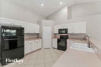 4125 NE 9th Pl in Cape Coral, FL - Building Photo - Building Photo